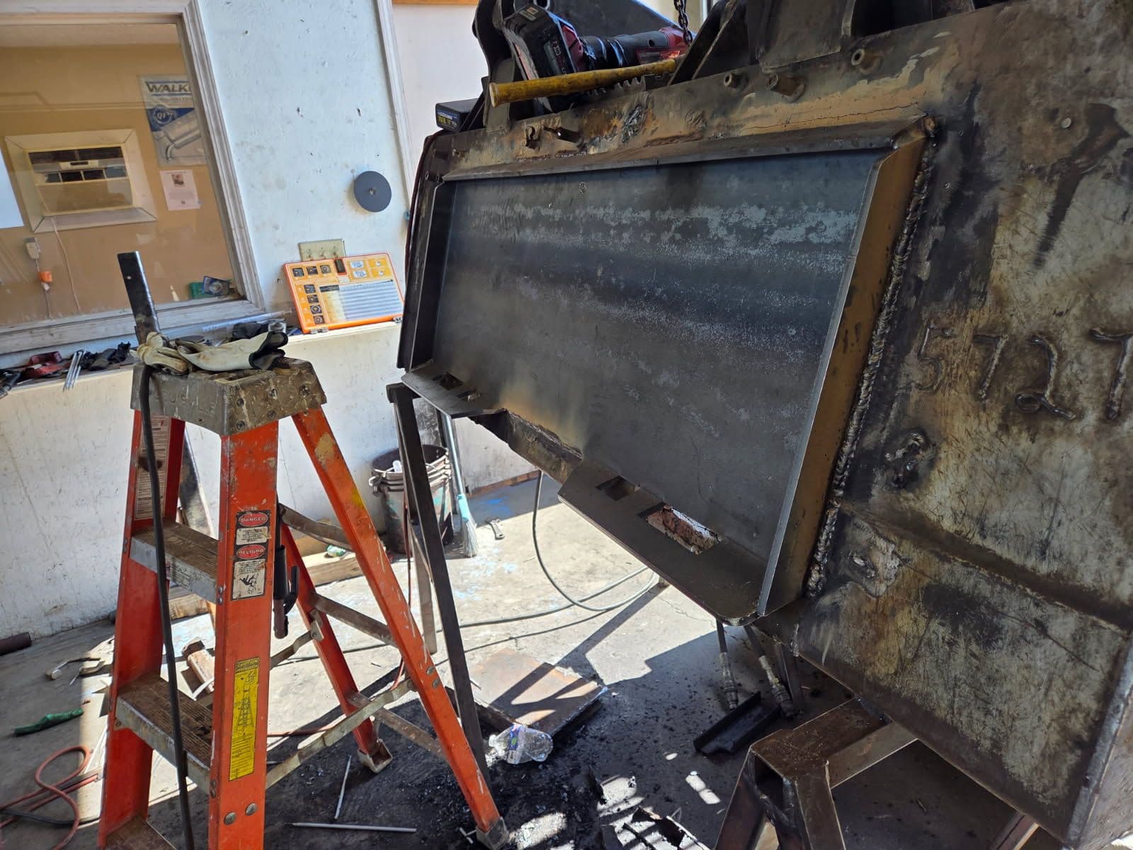 Gallery photos for Quick Attach Plate Replacement on Skid Steer Bucket in Clarksville AR: Image #2